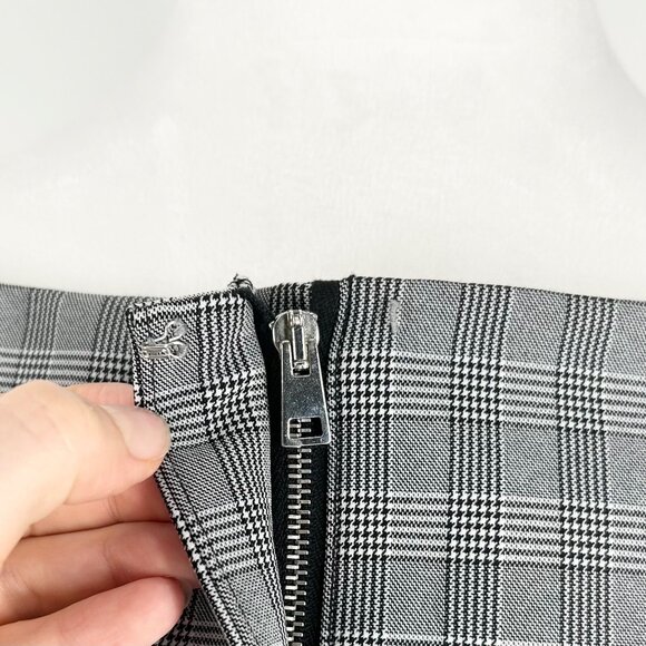 NWT Theory McClair Plaid Off the Shoulder Jacket - Picture 4 of 7